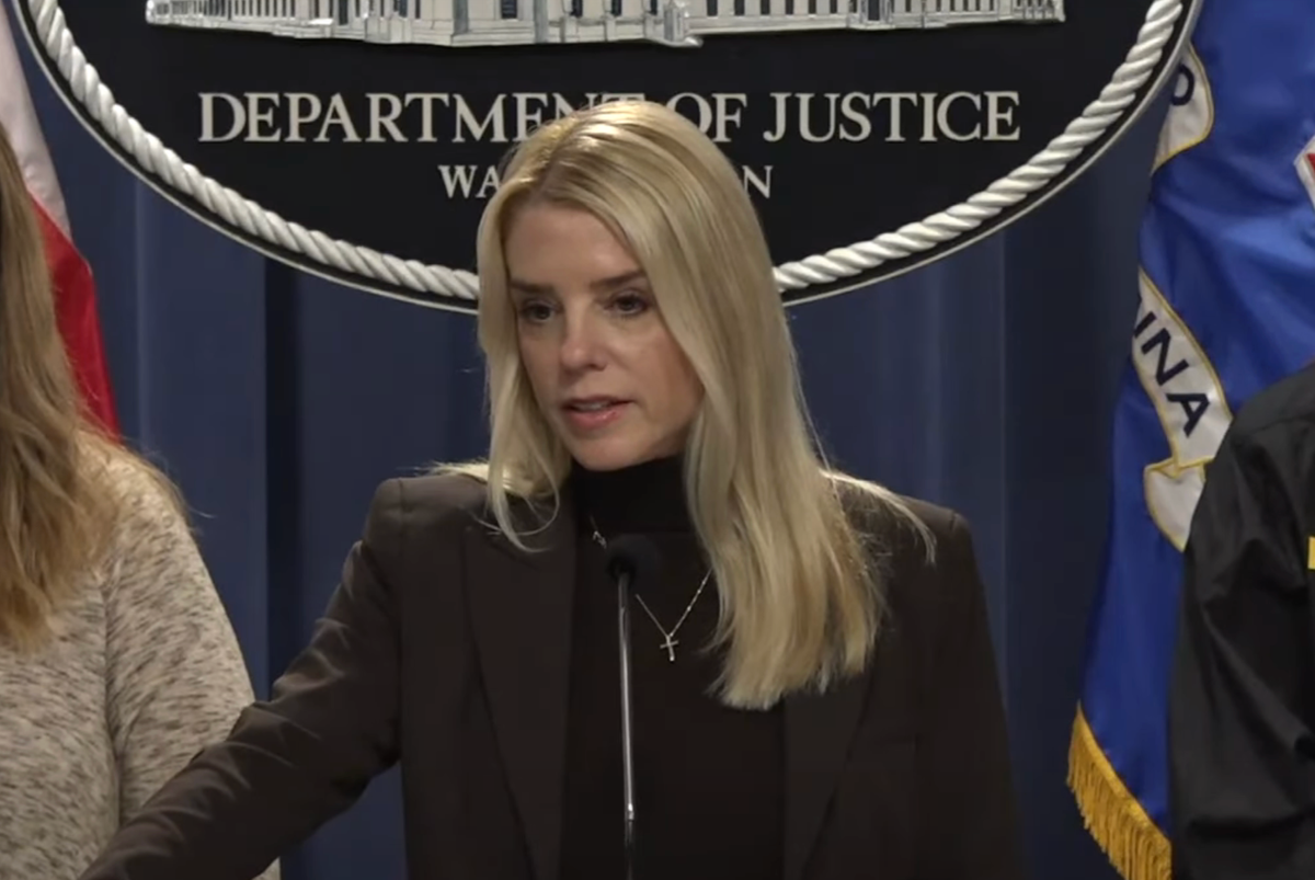 Trump DOJ Adopts Policy Permitting Journalist Arrests